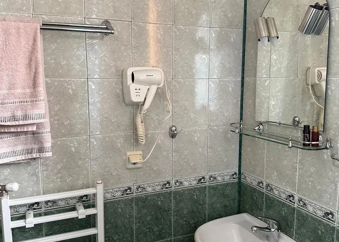 Mama Emiliya Beli Iskar